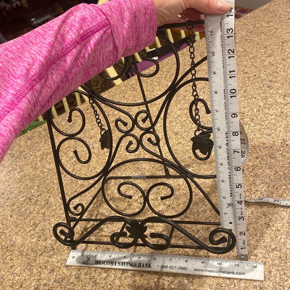 Longaberger Wrought Iron Cookbook Stand Maple Leaf (Stand Only-No Cookbook) - Picture 7 of 16